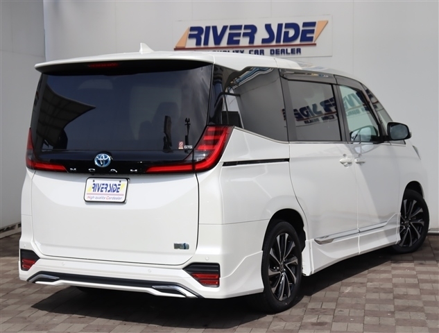 トヨタ ノア １．８ ハイブリッド Ｓ－Ｚ R5年 (関東) 99