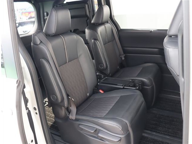 トヨタ ノア １．８ ハイブリッド Ｓ－Ｚ R5年 (関東) 99