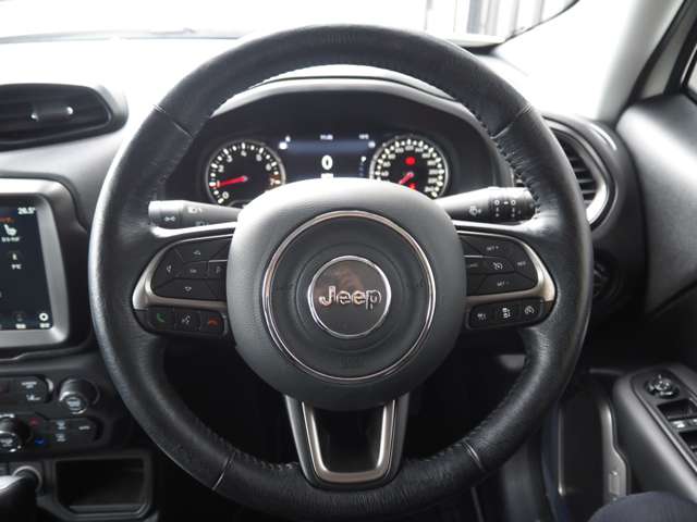 ジープ レネゲード リミテッド R2年 (近畿) 99