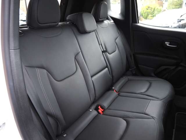 ジープ レネゲード リミテッド R2年 (近畿) 99