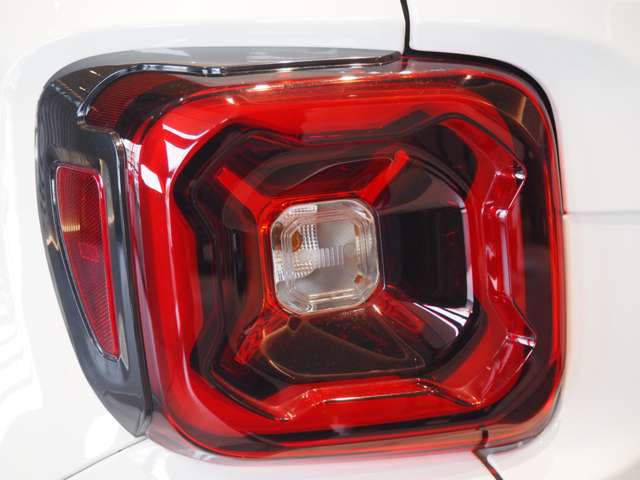 ジープ レネゲード リミテッド R2年 (近畿) 99