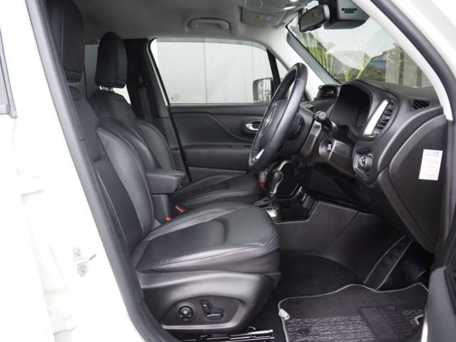 ジープ レネゲード リミテッド R2年 (近畿) 99