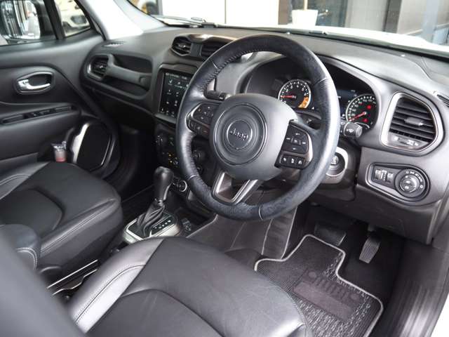 ジープ レネゲード リミテッド R2年 (近畿) 99