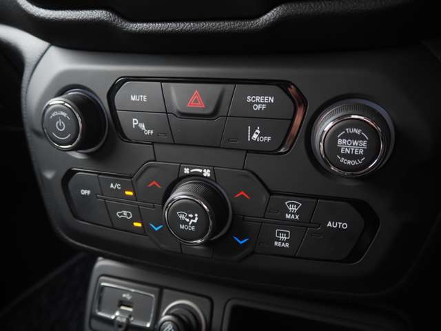 ジープ レネゲード リミテッド R2年 (近畿) 99