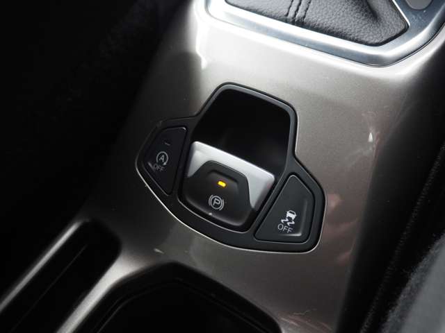 ジープ レネゲード リミテッド R2年 (近畿) 99