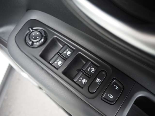 ジープ レネゲード リミテッド R2年 (近畿) 99