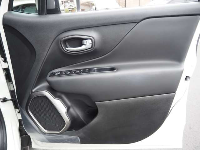 ジープ レネゲード リミテッド R2年 (近畿) 99