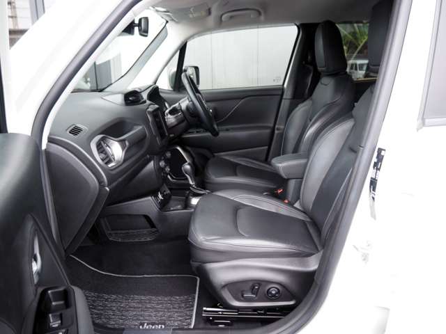 ジープ レネゲード リミテッド R2年 (近畿) 99