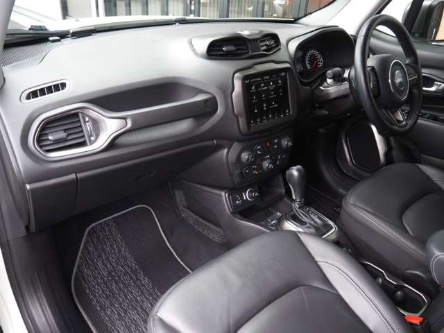 ジープ レネゲード リミテッド R2年 (近畿) 99
