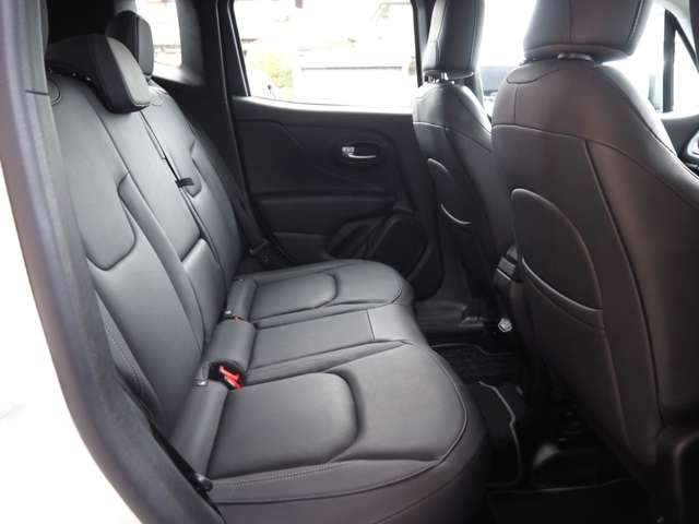 ジープ レネゲード リミテッド R2年 (近畿) 99