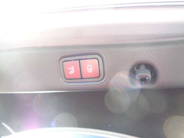 メルセデスベンツ Ｅクラス Ｅ３５０ ＤＥ スポーツ ディーゼルターボ R4年 (中国) 99