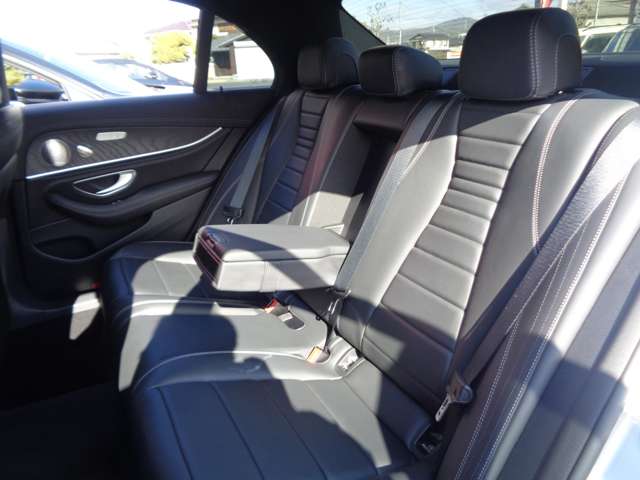 メルセデスベンツ Ｅクラス Ｅ３５０ ＤＥ スポーツ ディーゼルターボ R4年 (中国) 99