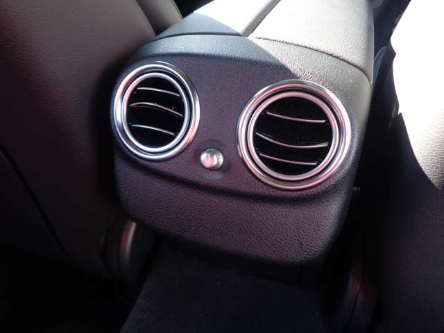 メルセデスベンツ Ｅクラス Ｅ３５０ ＤＥ スポーツ ディーゼルターボ R4年 (中国) 99