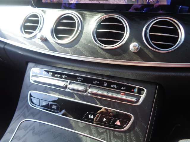 メルセデスベンツ Ｅクラス Ｅ３５０ ＤＥ スポーツ ディーゼルターボ R4年 (中国) 99