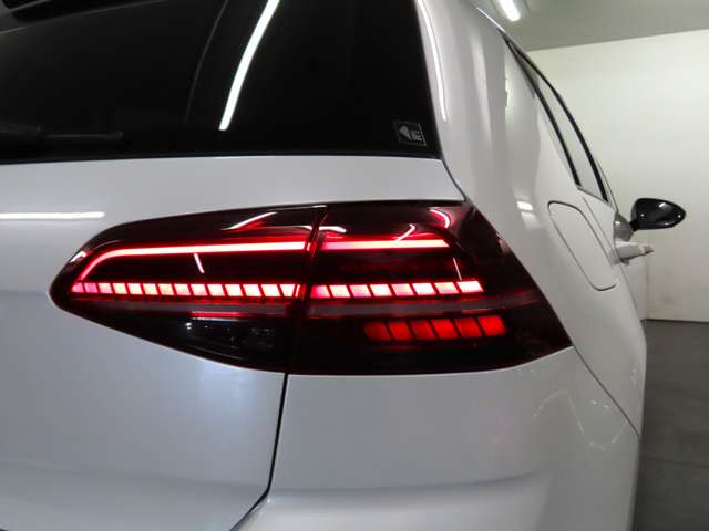 フォルクスワーゲン ゴルフ ＴＳＩ　ハイライン　テックエディション H30年 (関東) 99