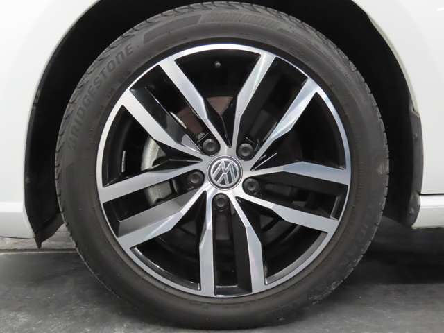 フォルクスワーゲン ゴルフ ＴＳＩ　ハイライン　テックエディション H30年 (関東) 99