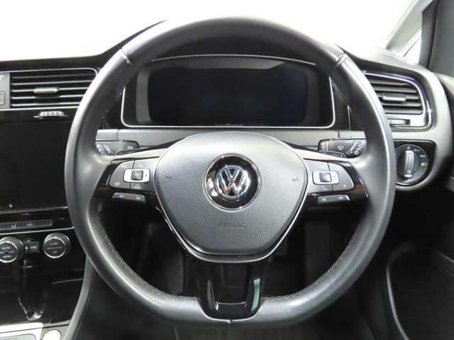 フォルクスワーゲン ゴルフ ＴＳＩ　ハイライン　テックエディション H30年 (関東) 99