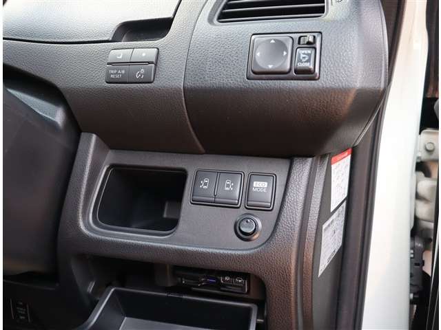 日産 セレナ ２．０ ライダー パフォーマンススペック ブラックライン Ｓ－ＨＹＢＲＩＤ H25年 (関東) 99