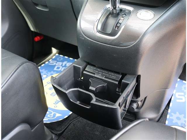 日産 セレナ ２．０ ライダー パフォーマンススペック ブラックライン Ｓ－ＨＹＢＲＩＤ H25年 (関東) 99