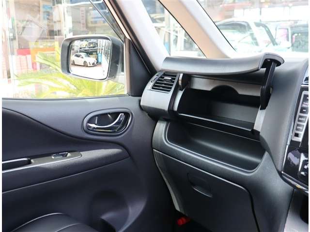 日産 セレナ ２．０ ライダー パフォーマンススペック ブラックライン Ｓ－ＨＹＢＲＩＤ H25年 (関東) 99