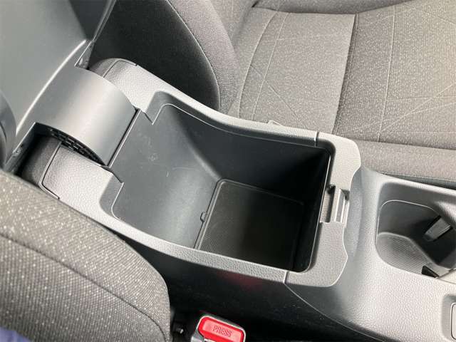 ホンダ ヴェゼル １．５ Ｅ：ＨＥＶ Ｘ R6年 (東海) 99