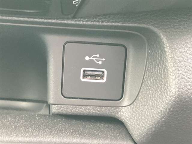 ホンダ ヴェゼル １．５ Ｅ：ＨＥＶ Ｘ R6年 (東海) 99