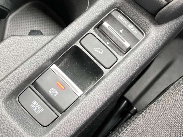 ホンダ ヴェゼル １．５ Ｅ：ＨＥＶ Ｘ R6年 (東海) 99