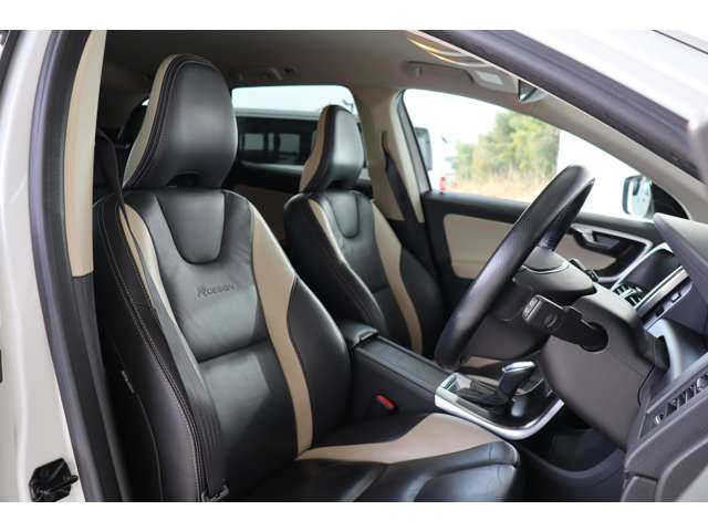 ボルボ ＸＣ６０ Ｔ５　Ｒデザイン H25年 (近畿) 99