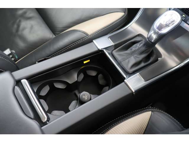 ボルボ ＸＣ６０ Ｔ５　Ｒデザイン H25年 (近畿) 99