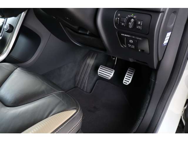 ボルボ ＸＣ６０ Ｔ５　Ｒデザイン H25年 (近畿) 99