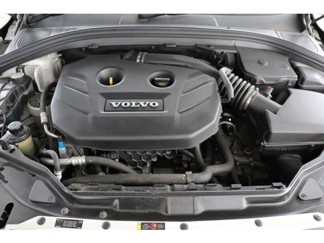 ボルボ ＸＣ６０ Ｔ５　Ｒデザイン H25年 (近畿) 99