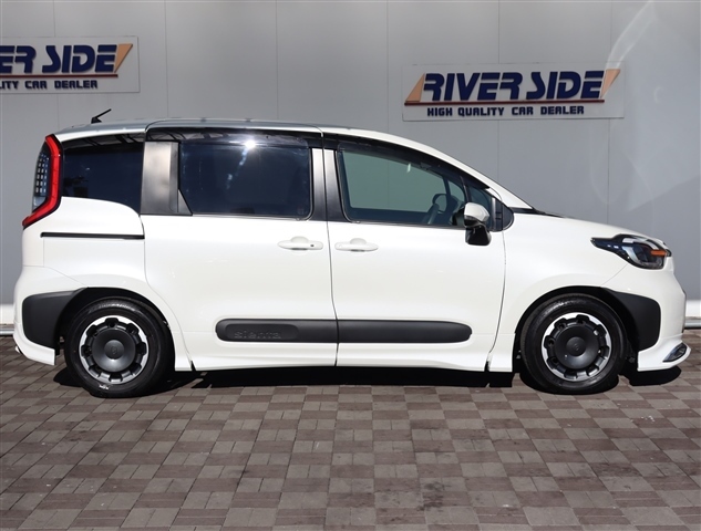 トヨタ シエンタ １．５ Ｚ R4年 (関東) 99