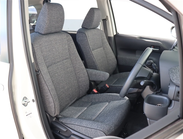 トヨタ シエンタ １．５ Ｚ R4年 (関東) 99