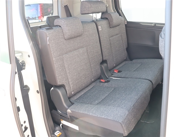 トヨタ シエンタ １．５ Ｚ R4年 (関東) 99