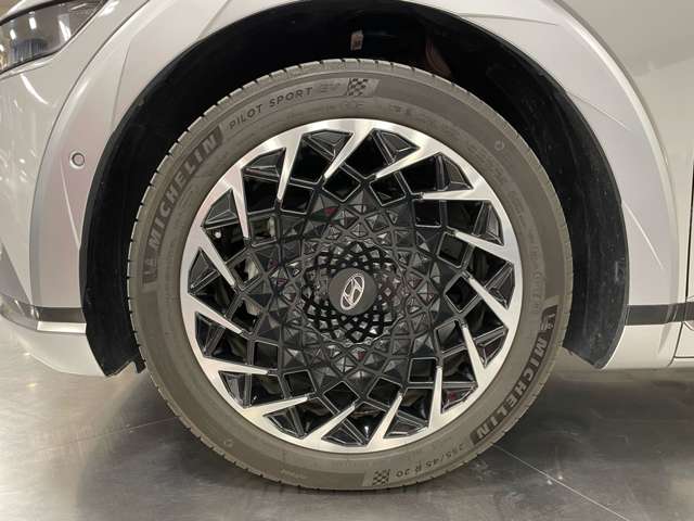 ヒョンデ アイオニック　５ ラウンジ ＡＷＤ ４ＷＤ R4年 (関東) 99