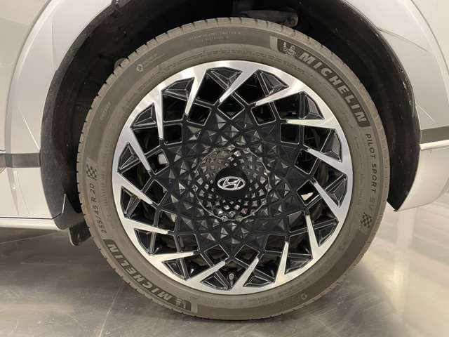 ヒョンデ アイオニック　５ ラウンジ ＡＷＤ ４ＷＤ R4年 (関東) 99