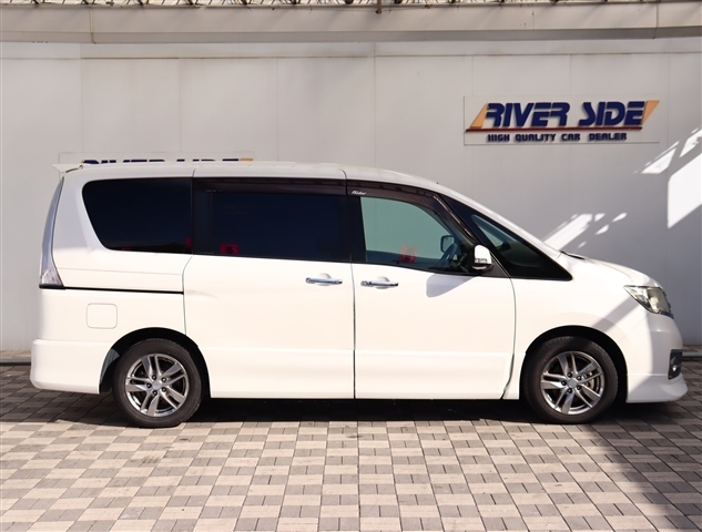 日産 セレナ ２．０ ライダー H23年 (関東) 99