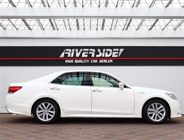 トヨタ クラウン　ハイブリッド ハイブリッド ２．５ H26年 (関東) 99