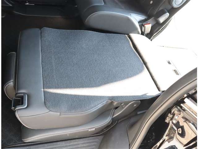 ホンダ Ｎ　ＢＯＸ カスタム ６６０ Ｌ ターボ R4年 (関東) 99