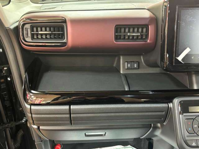 スズキ スペーシア　ギア ６６０ カスタム ハイブリッド ＸＳターボ ４ＷＤ R6年 (北海道) 99