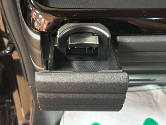 スズキ スペーシア　ギア ６６０ カスタム ハイブリッド ＸＳターボ ４ＷＤ R6年 (北海道) 99