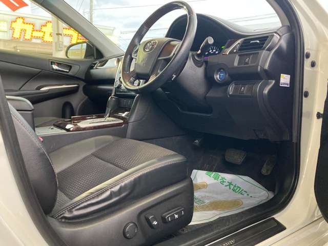 トヨタ カムリ　ハイブリッド ２．５ Ｇパッケージ プレミアム ブラック H25年 (東北) 99