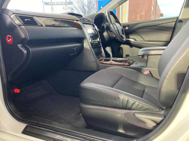 トヨタ カムリ　ハイブリッド ２．５ Ｇパッケージ プレミアム ブラック H25年 (東北) 99