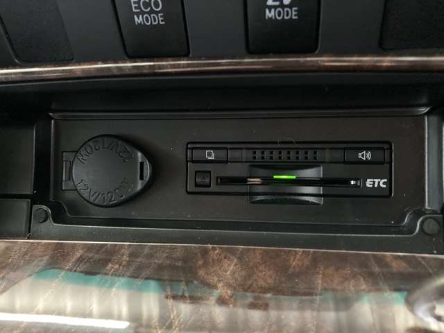 トヨタ カムリ　ハイブリッド ２．５ Ｇパッケージ プレミアム ブラック H25年 (東北) 99