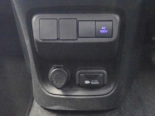 トヨタ シエンタ　ハイブリッド ハイブリッド １．５ Ｇ R5年 (関東) 99