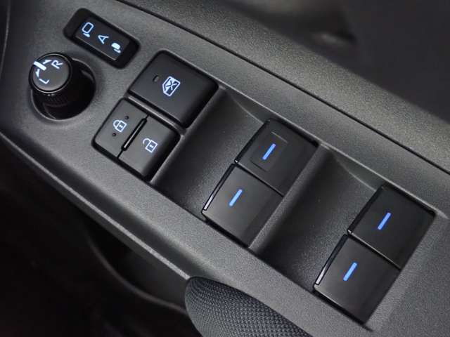 トヨタ シエンタ　ハイブリッド ハイブリッド １．５ Ｇ R5年 (関東) 99