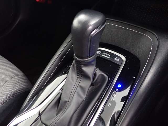 トヨタ カローラ　ツーリング　ハイブリッド １．８ ハイブリッド Ｇ R4年 (関東) 99