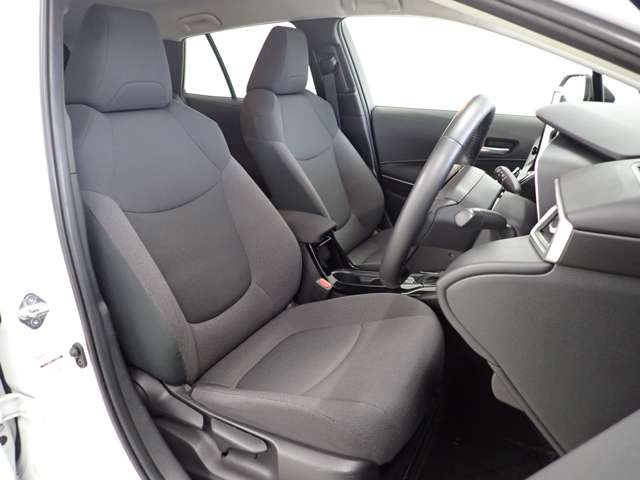 トヨタ カローラ　ツーリング　ハイブリッド １．８ ハイブリッド Ｇ R4年 (関東) 99