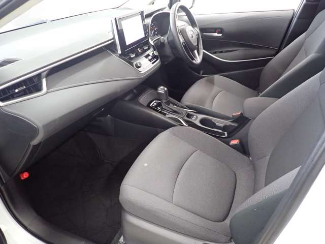 トヨタ カローラ　ツーリング　ハイブリッド １．８ ハイブリッド Ｇ R4年 (関東) 99