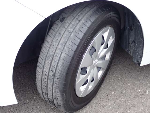 トヨタ カローラ　ツーリング　ハイブリッド １．８ ハイブリッド Ｇ R4年 (関東) 99